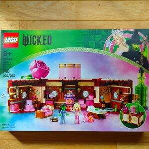Lego Wicked Glinda and Elphaba's Dormitory
